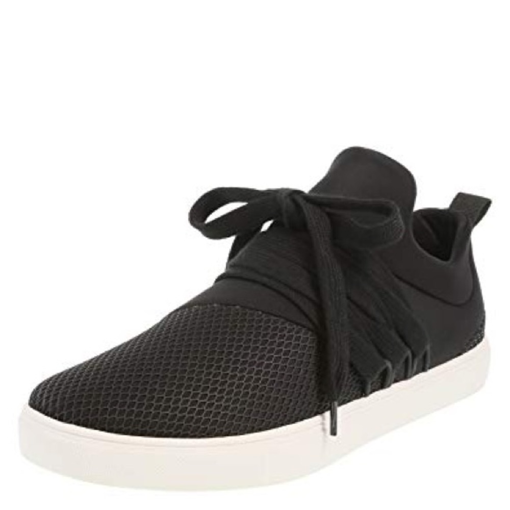 Brash tennis shoes in black